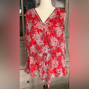NWOT Vince Camuto Red Floral Asymmetrical Hem Top - 3X